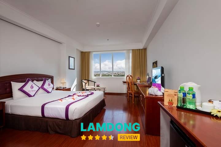 TTC Hotel Phan Thiết – hồ bơi