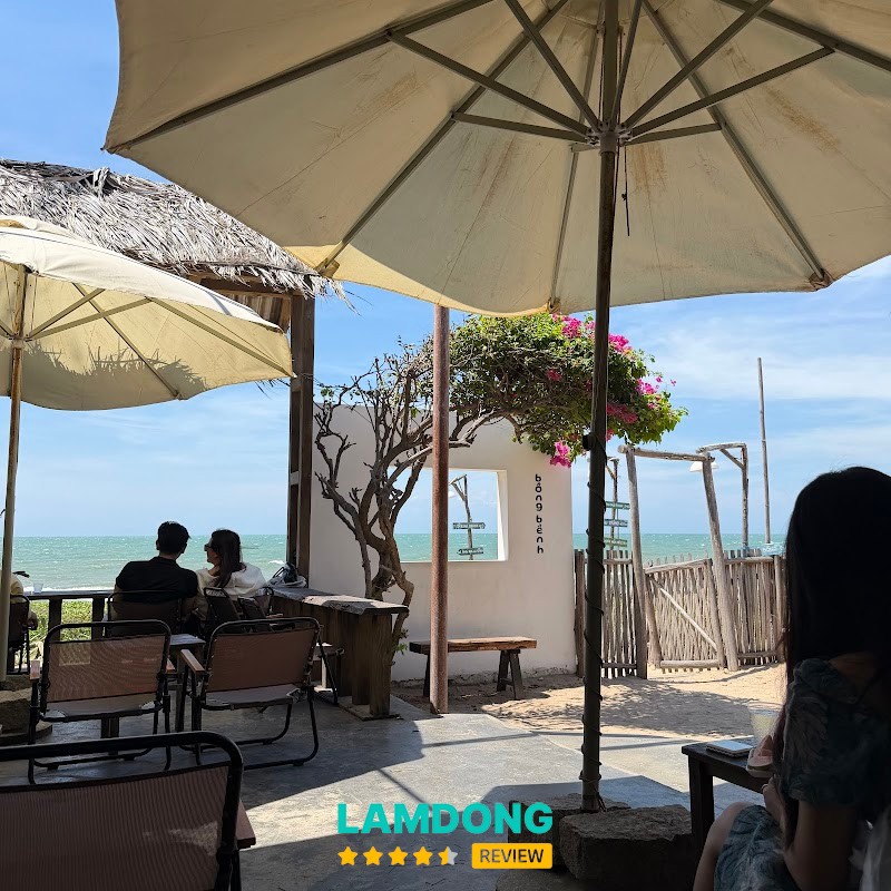 Cafe Bồng Bềnh – góc ô cửa nhìn biển