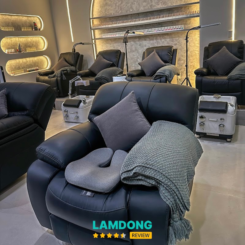 Luna Nail & Makeup – không gian làm nail