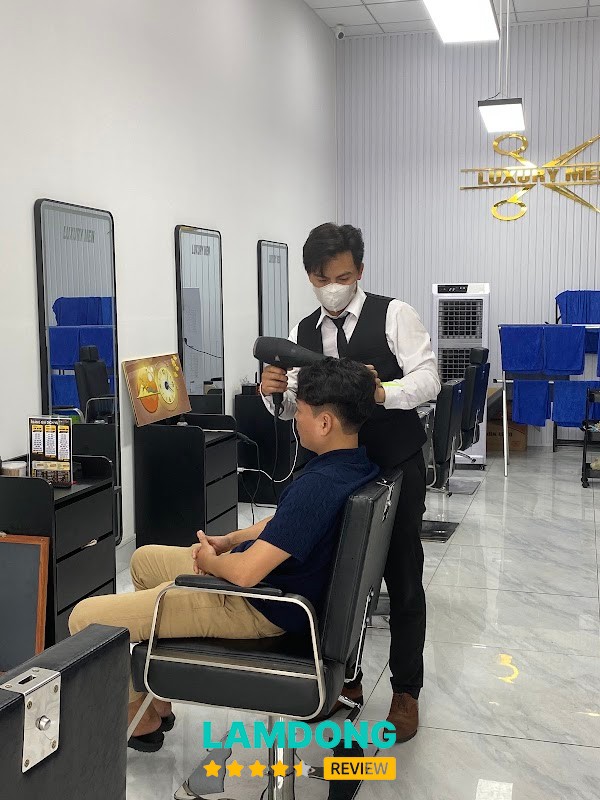 LUXURY MEN Bảo Lộc – không gian cắt tóc nam