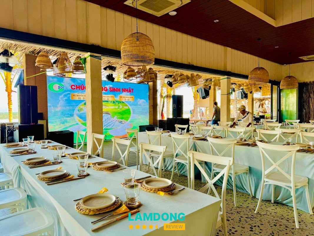 Aloha Beach Club Phan Thiết view biển