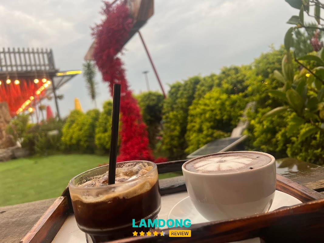 Đà Lạt View – quán cà phê view núi rừng