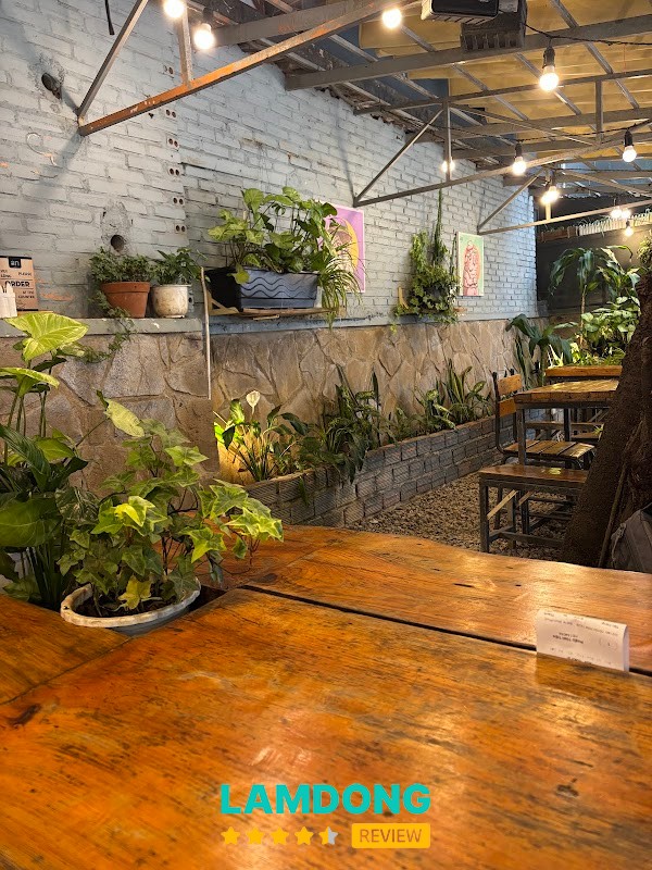 An Cafe – không gian nhiều cây xanh