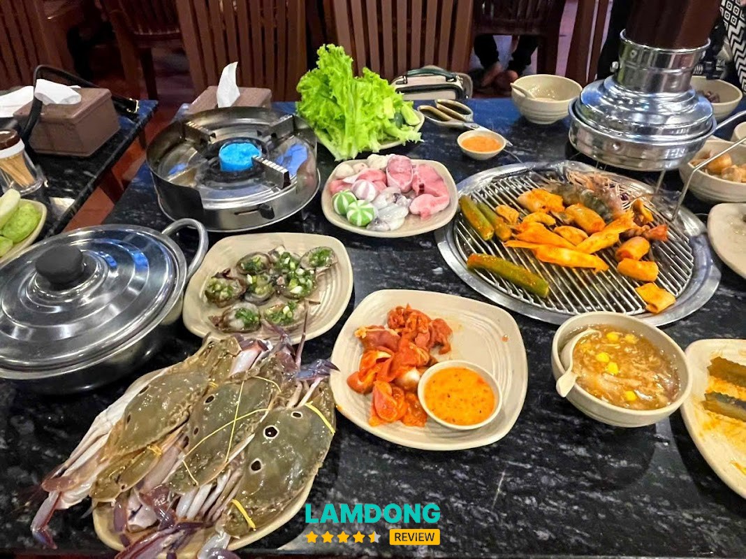 BUFFET BA SẠCH – quầy đồ ăn