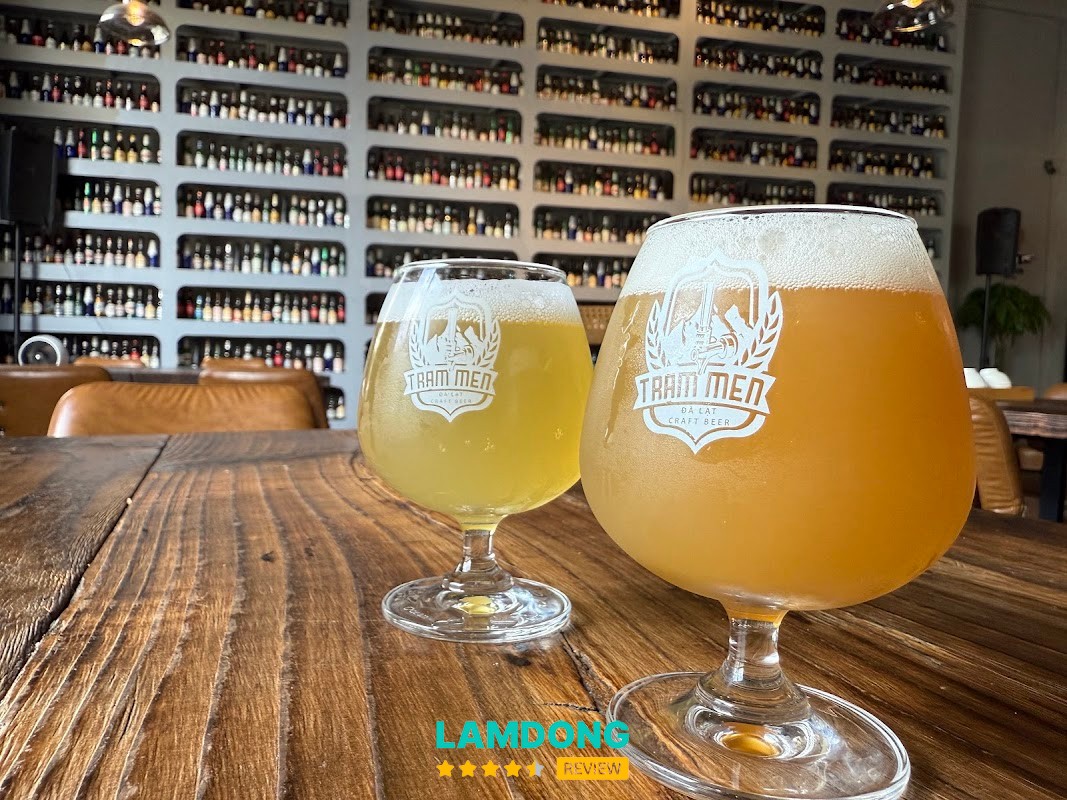 Beer Saloon không gian hiện đại