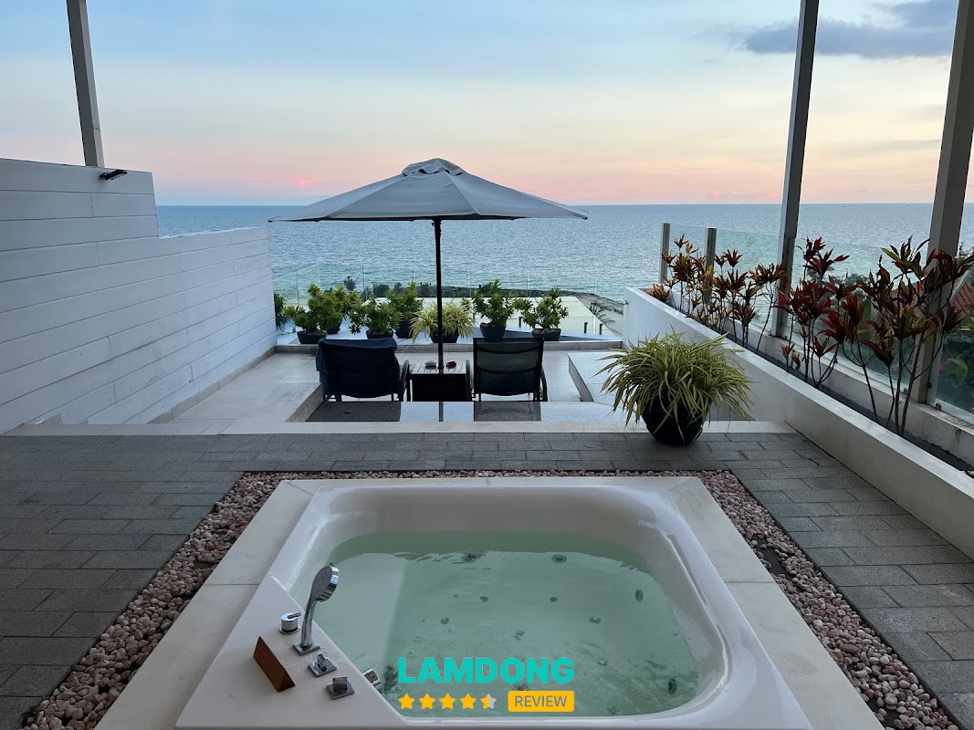 The Cliff Resort hồ bơi