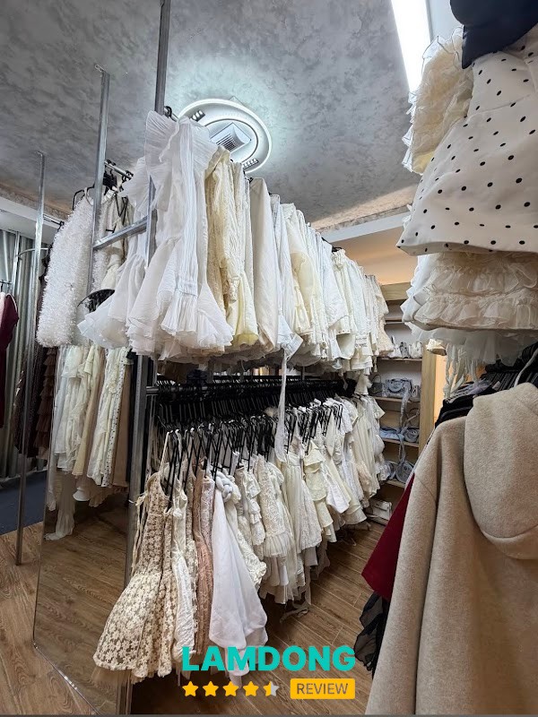 Xíu Shop – thuê trang phục chụp ảnh Đà Lạt