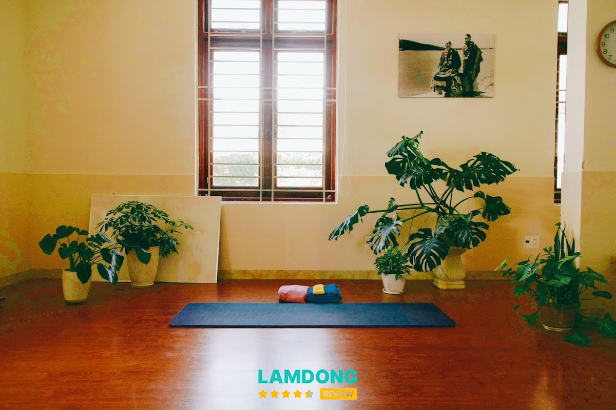 Sivananda Yoga Vedanta Center Đà Lạt