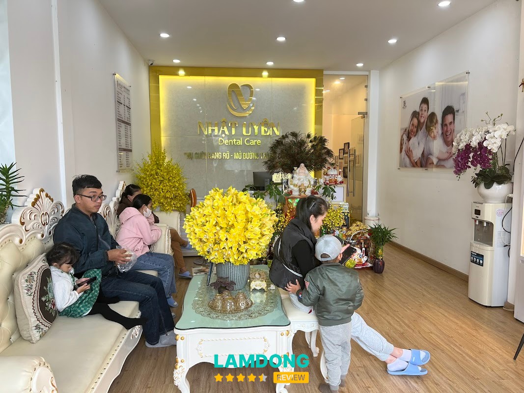 Nha khoa thẩm mỹ Nhật Uyên Tp Đà Lạt – dán sứ veneer ở Đà Lạt