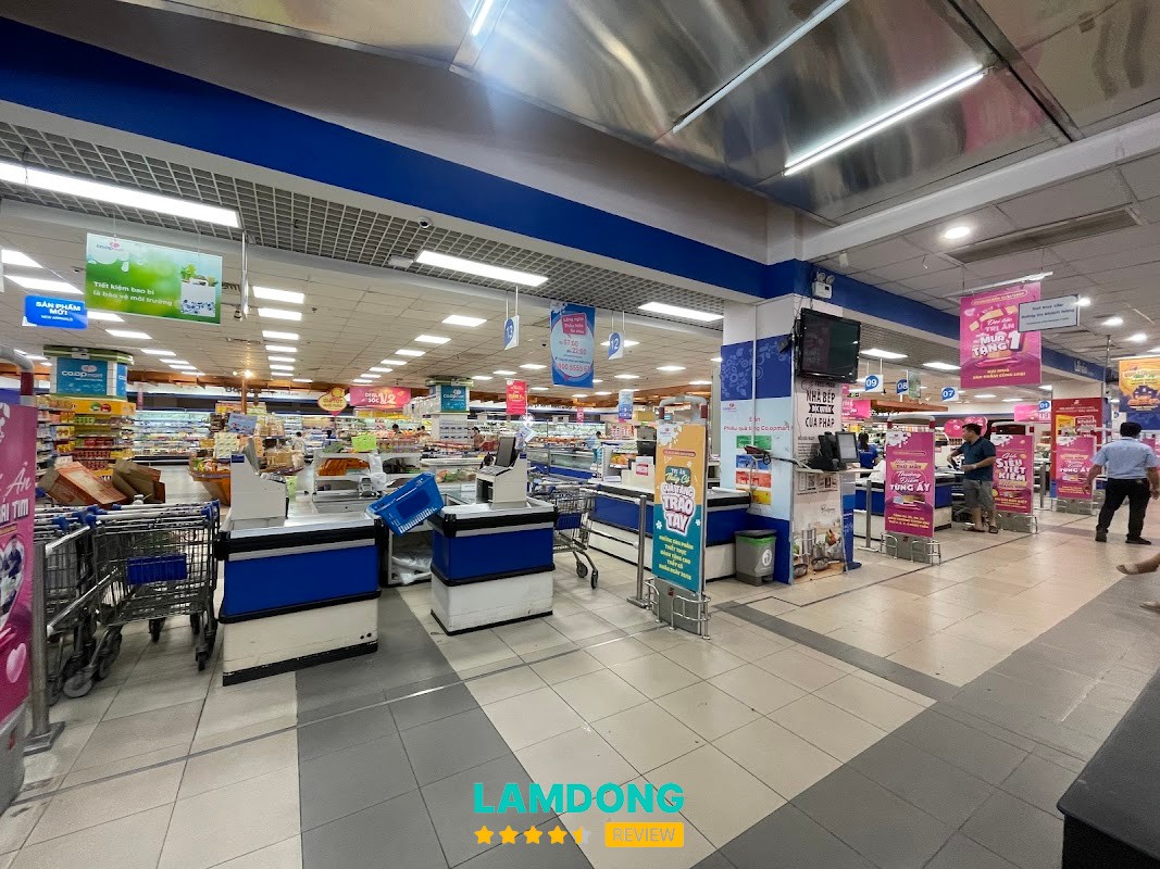 Co.opmart Phan Thiết – khu mua sắm