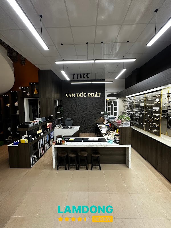 Trung Tâm VLXD - TTNT Vạn Đức – 331 Phan Đình Phùng, Xuân Hương - Đà Lạt, Lâm Đồng 66000, Việt Nam