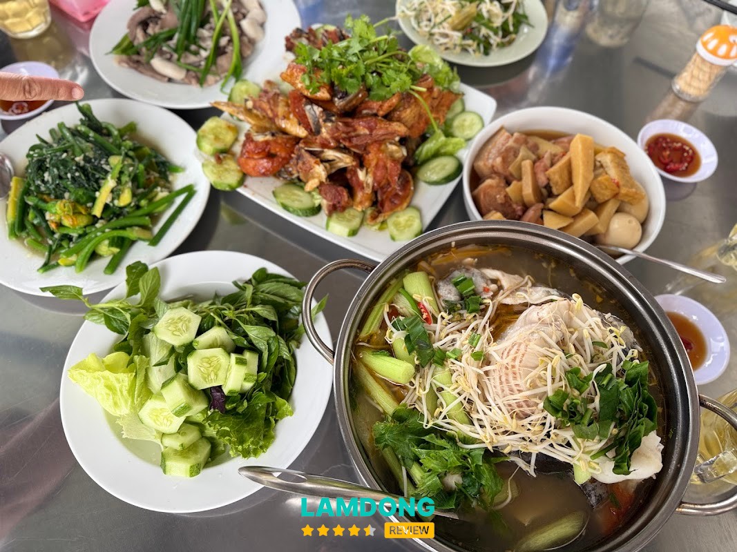 Tân Tân Gia Nghĩa – quán cơm có bia