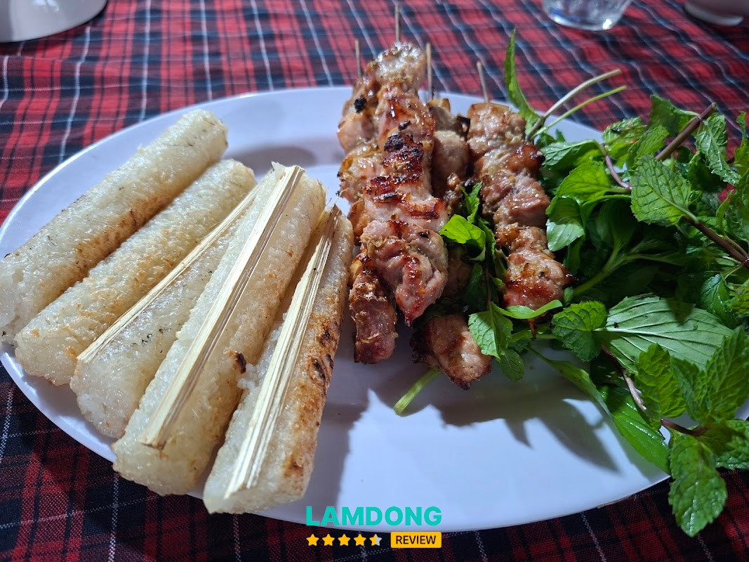 Quán Chiêu Mường – cơm lam gà nướng Gia Nghĩa
