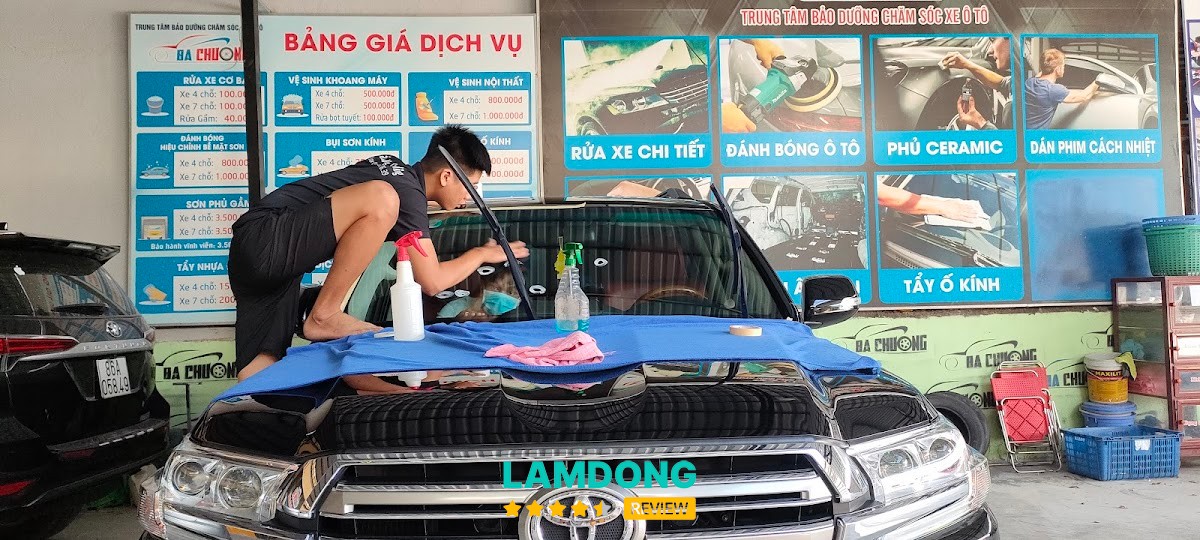 Gara Ô tô Bá Chương - khu vực garage