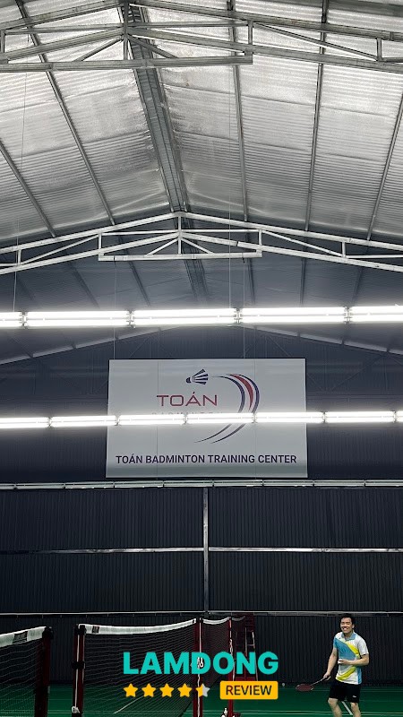 Sân cầu lông Toán BADMINTON – khu sân